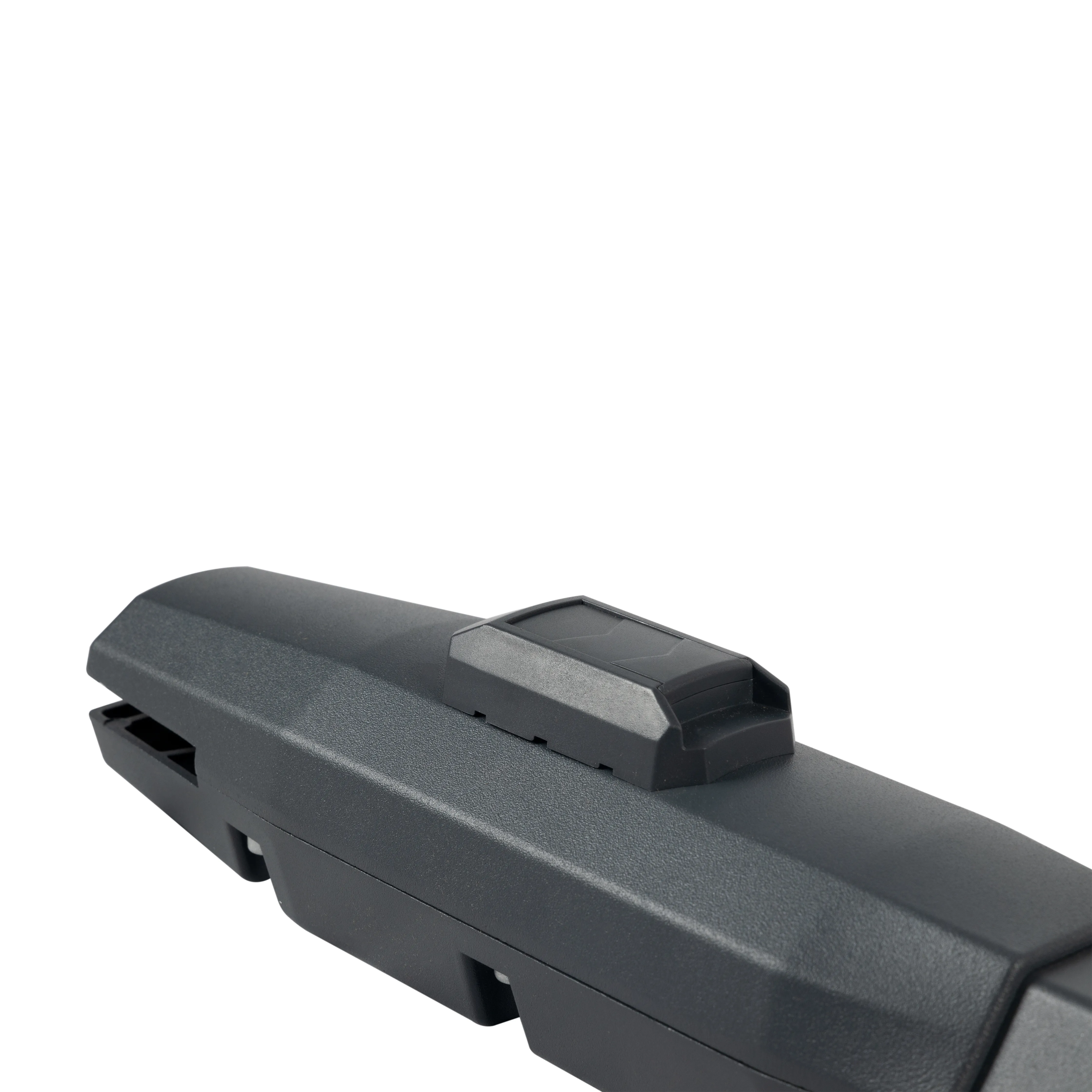Motor para puerta batiente automática a 24V, con función antiaplastamiento. Incluye tarjeta controladora, batería y 2 controles remotos.