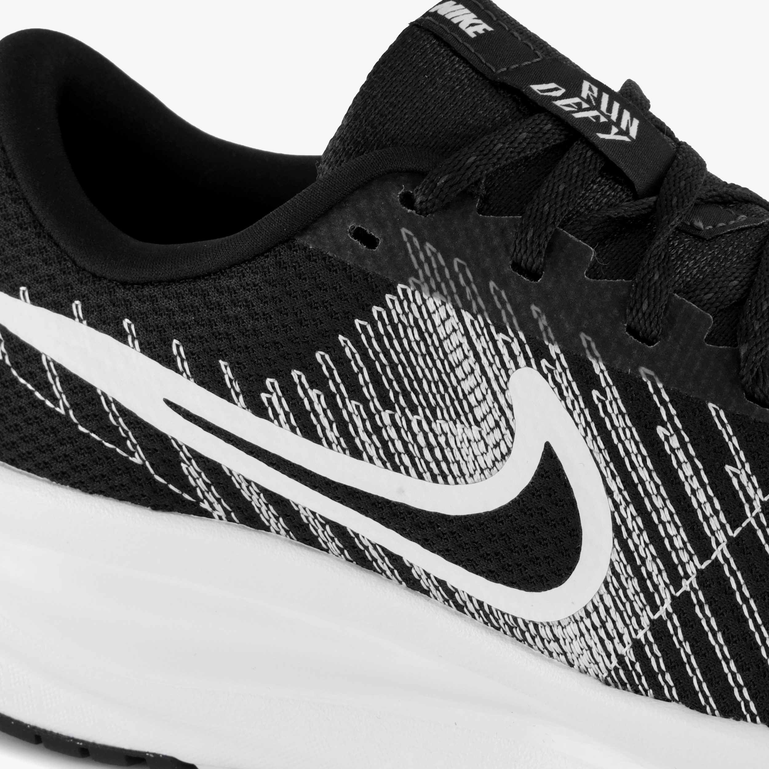 Nike Run Defy heren hardloopschoenen zwart wit, foto 2