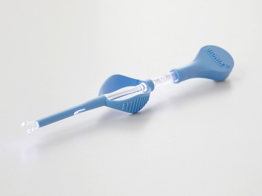 Beleuchtete Pinzette mit Linse und LED-Beleuchtung
