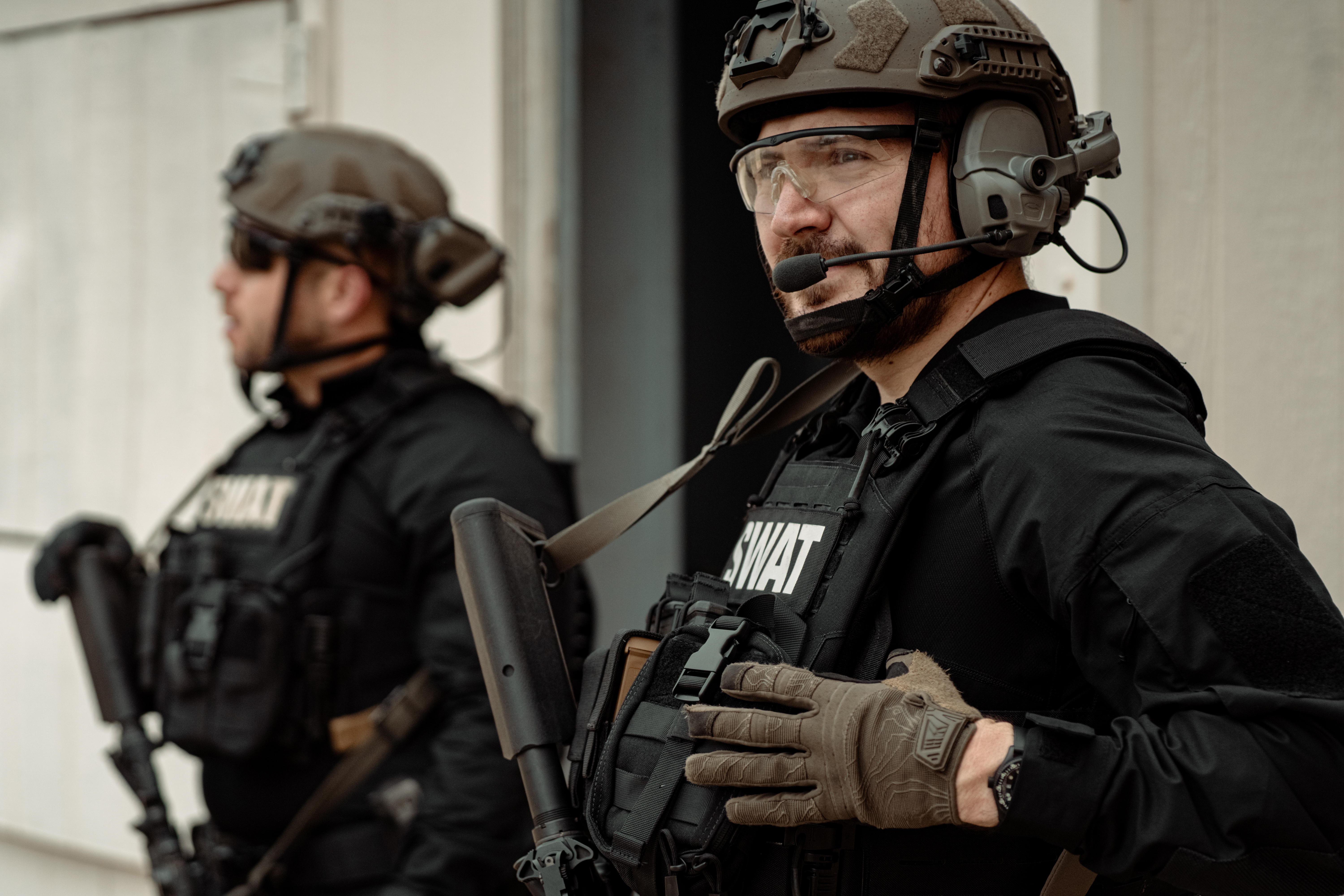 SWAT Team Member Looking in the distance wearing Vanquish RS Plate Carrier
