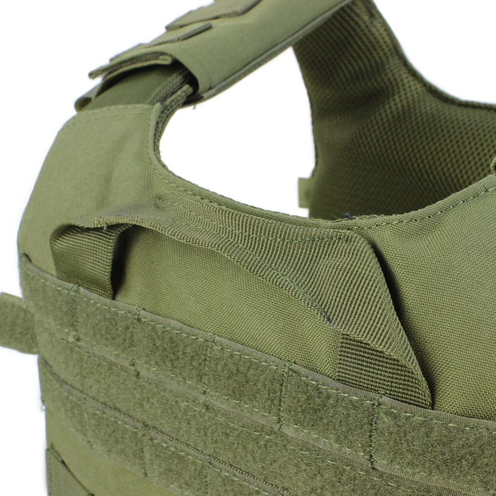 Image showing the emergency drag handle on the gunner plate carrier.