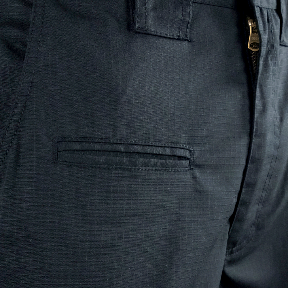 Close up image of small thigh pocket on EMS Pants