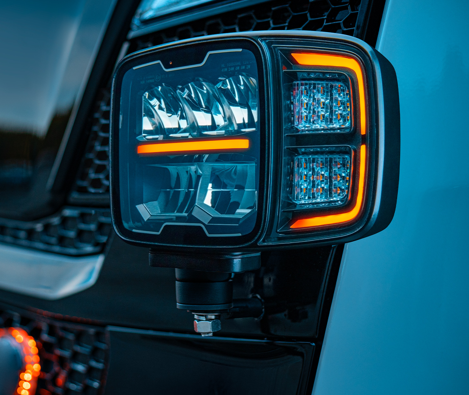 SIBERIA HI-LO PLOW LIGHT WITH HEATED LENS RIGHT